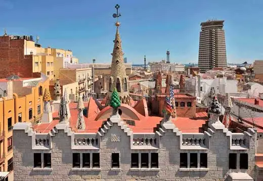 El Palau Güell desvela sus secretos con una visita por sus rincones ocultos